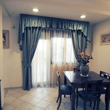 Chic House Апартаменты *